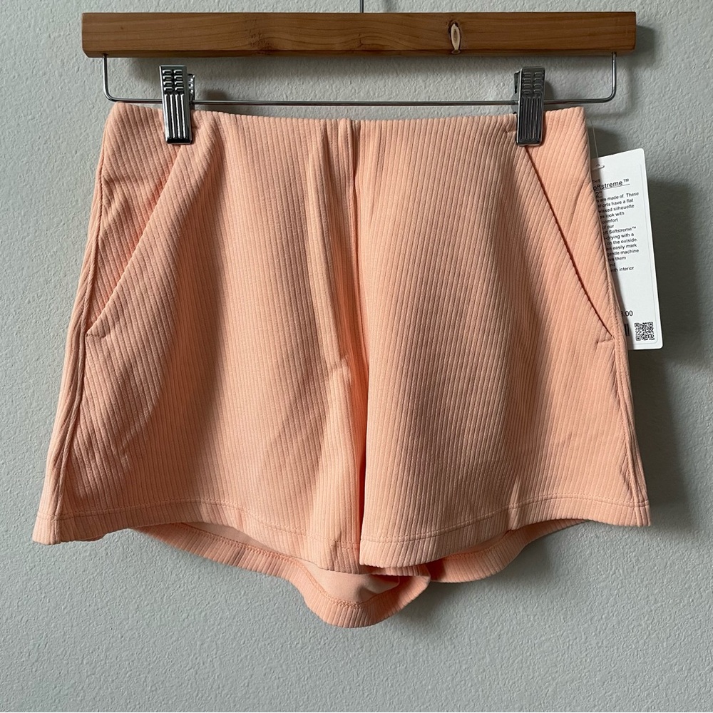 NWT Lululemon Ribbed Softstreme High-Rise Short 2" Peach Bellini Size 6